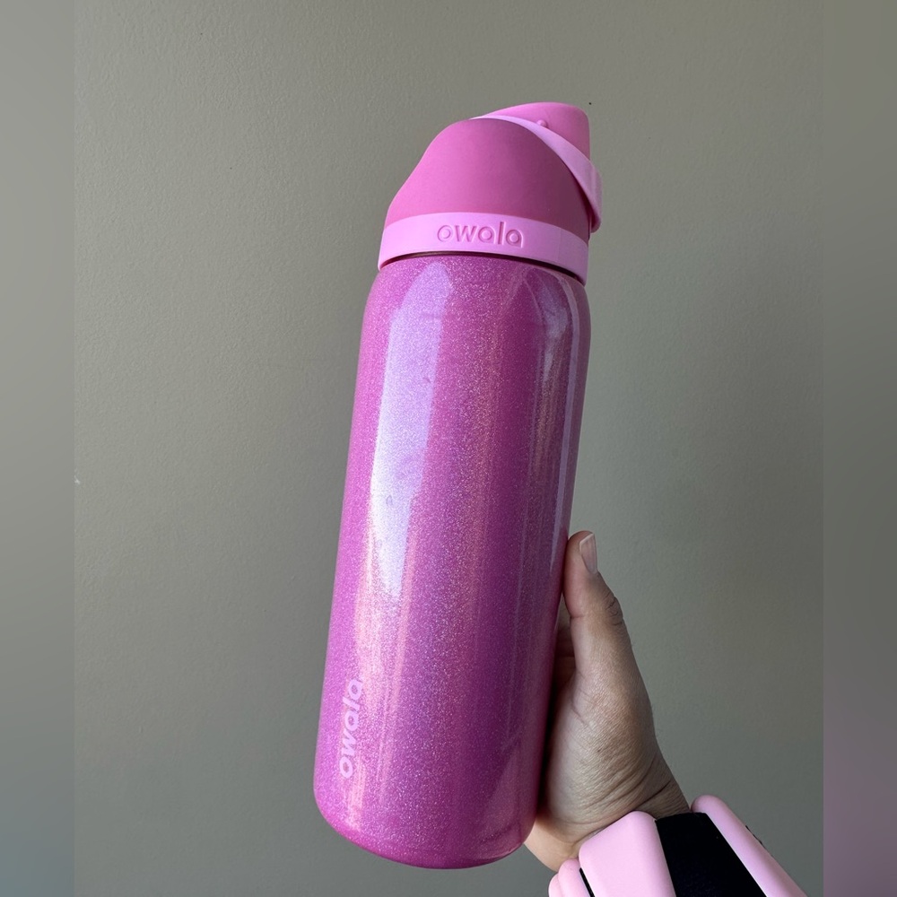 Owala Birthday Bash 32oz Water Bottle - Owala Back Girl